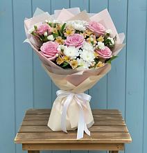 Букет цветов из:  Гвоздики, Орхидеи и Розы в Рязановский