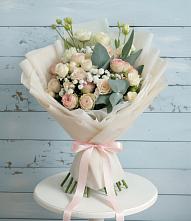 Букет цветов из:  Розы и Лизиантусы в Рязановский