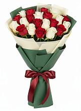 Букет Микс из красных и белых роз в Рязановский