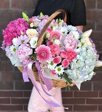 Цветочная композиция из Розы, Хризантемы, Пионы и Лизиантусы в корзине #REPLACE_PRED# Рязановский