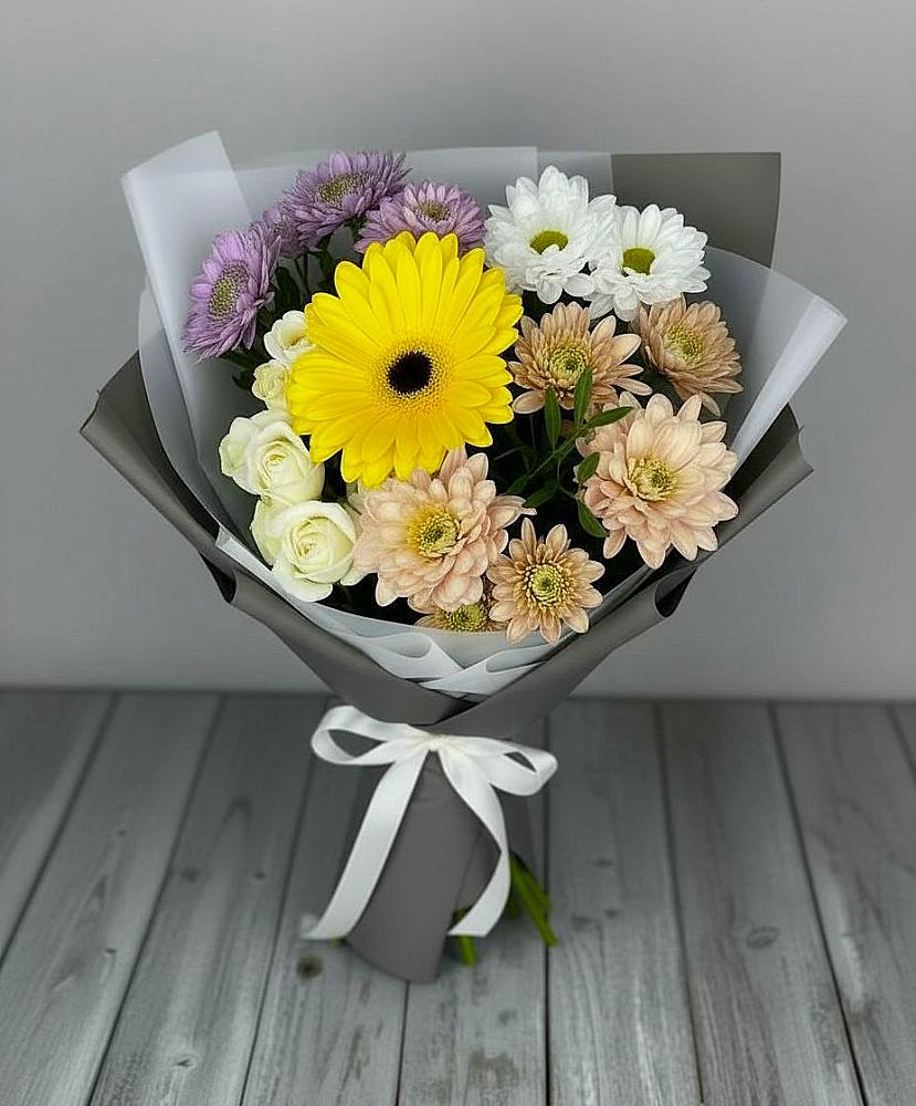 Букет цветов из: Розы, Герберы и Хризантемы в Рязановский