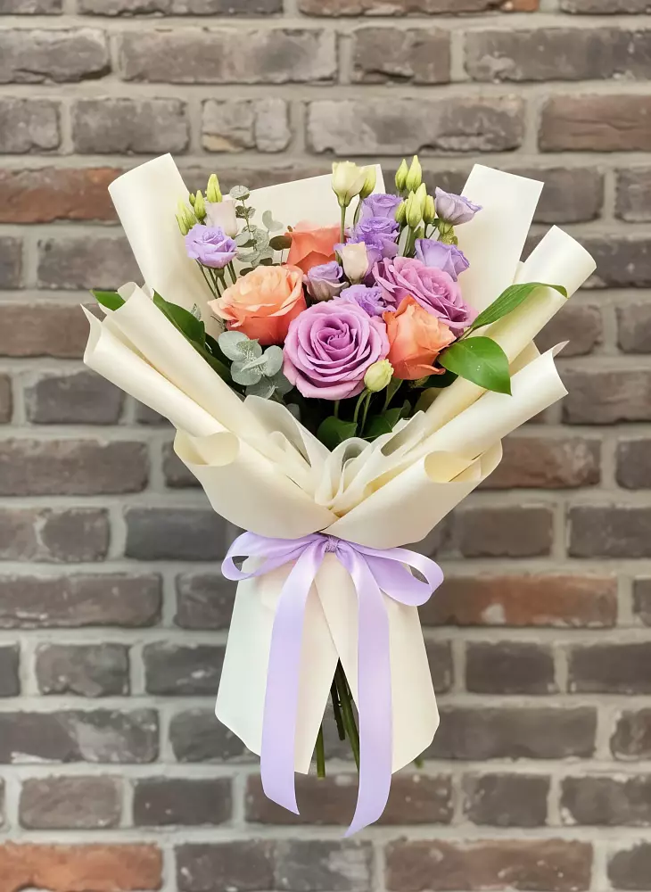 Букет цветов из: Лизиантусы и Розы в Рязановский