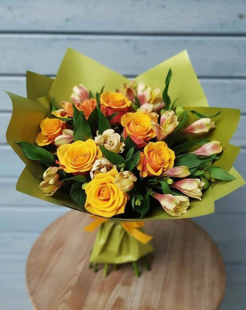 Букет цветов из: Альстромерии и Розы в Рязановский
