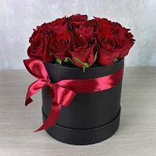 Цветочная композиция из Розы в шляпной коробке в Рязановский